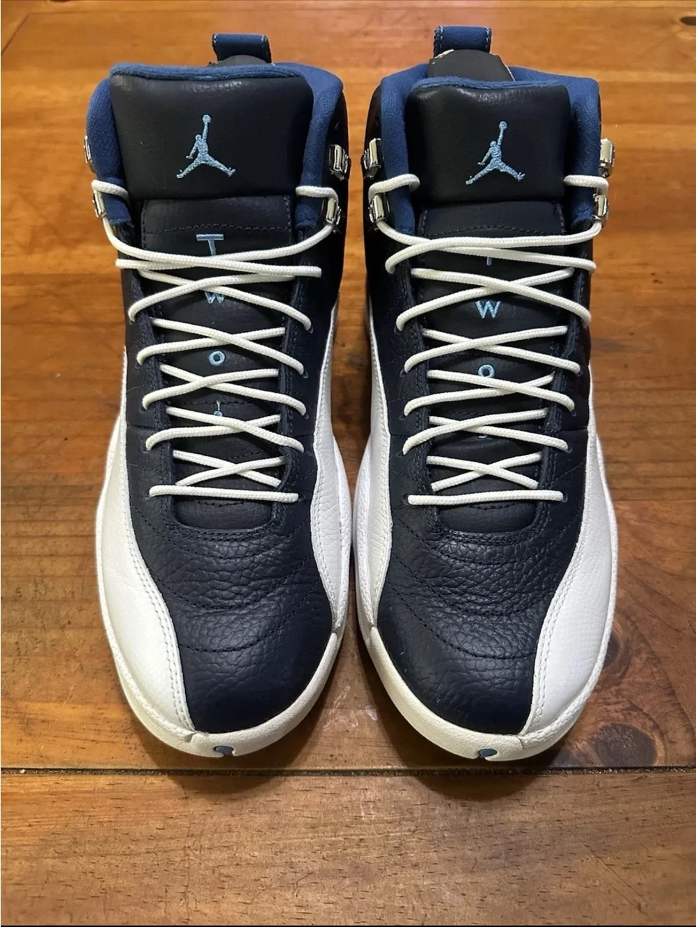 Jordan Men’s Navy and White Low-Top Sneakers